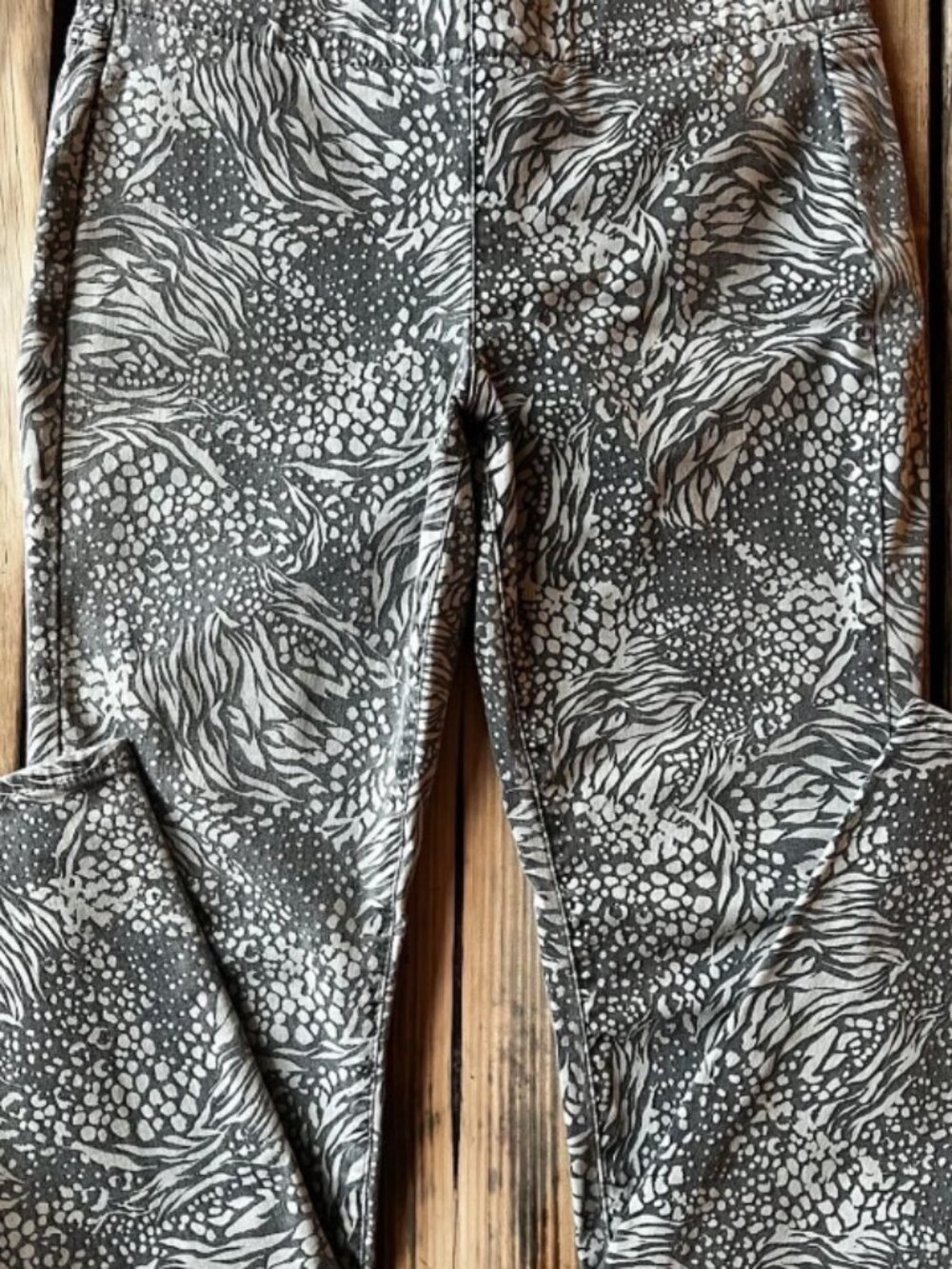 Nydj Pull-On Shadow Animal Charcoal Skinny Jean Women's Size 2